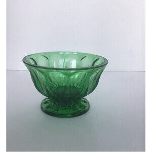 VINTAGE Emerald Green Indiana Glass Bowl